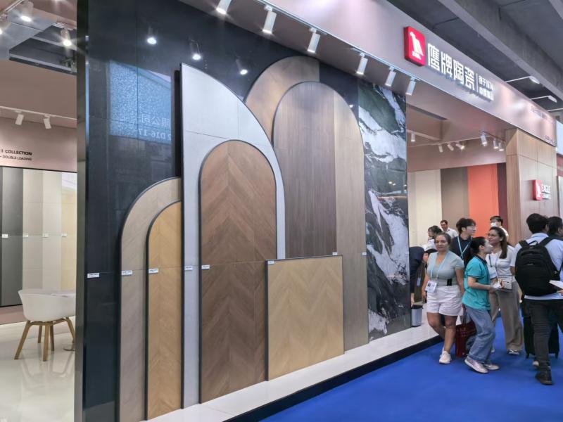 佛山石湾鹰牌陶瓷有限公司的第136届获奖广交会展位设计图片 佛山石湾鹰牌陶瓷有限公司的第136届获奖广交会展位设计图片