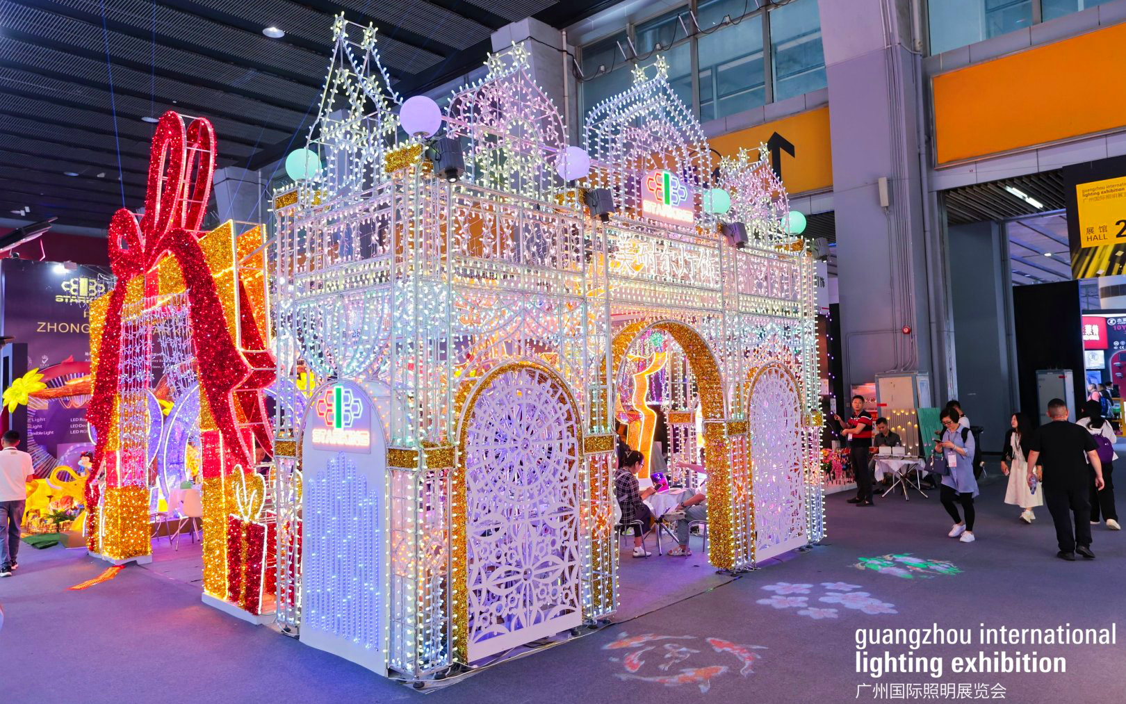 温馨展台设计指南:氛围光加持,传递品牌情绪 温馨展台设计指南:氛围光加持,传递品牌情绪