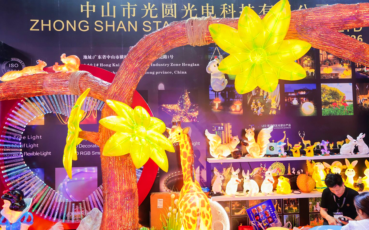 温馨展台设计指南:广州照明展搭建用光讲故事 温馨展台设计指南:广州照明展搭建用光讲故事