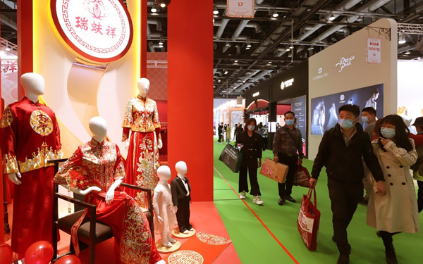 北京婚博会展台设计装修：打造浪漫吸睛的婚礼空间