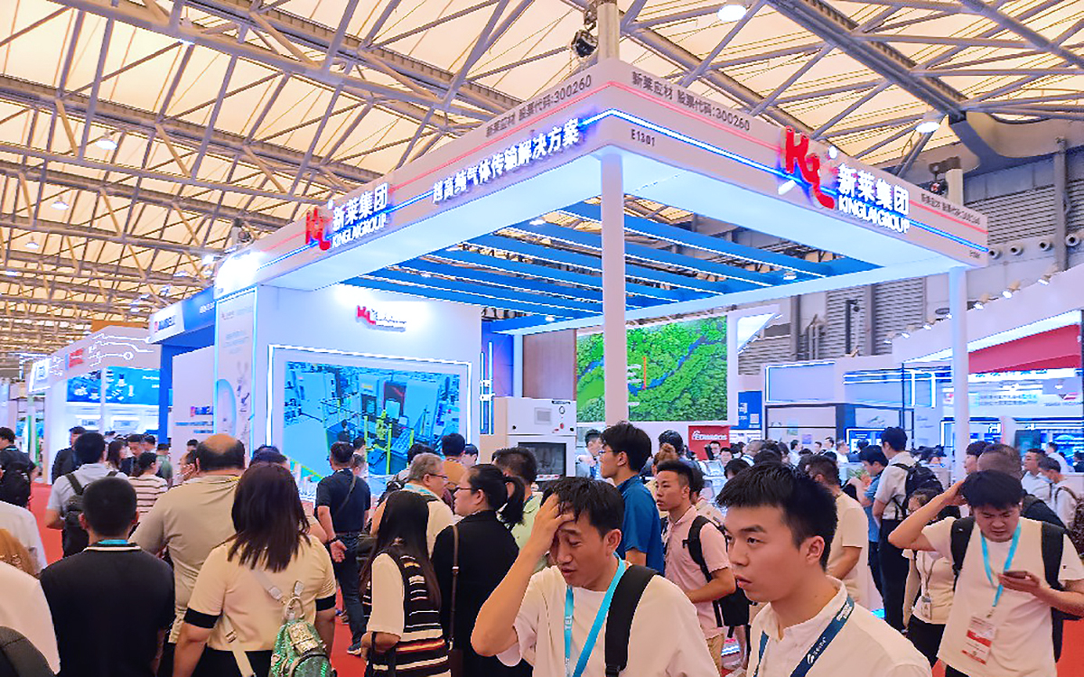 在上海展台布置的过程中，快速应对灯光失灵问题